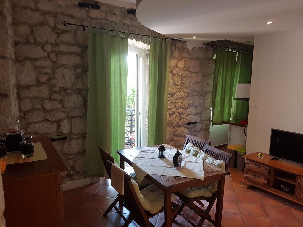 גראדאץ Apartments Mirela מראה חיצוני תמונה