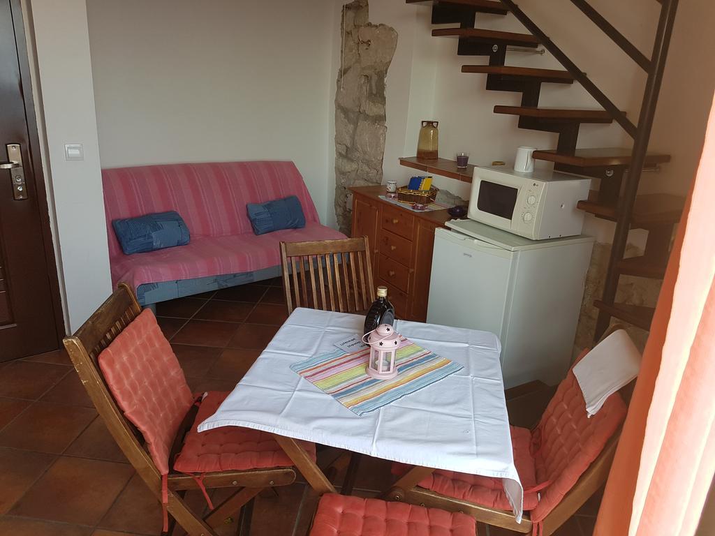 גראדאץ Apartments Mirela מראה חיצוני תמונה